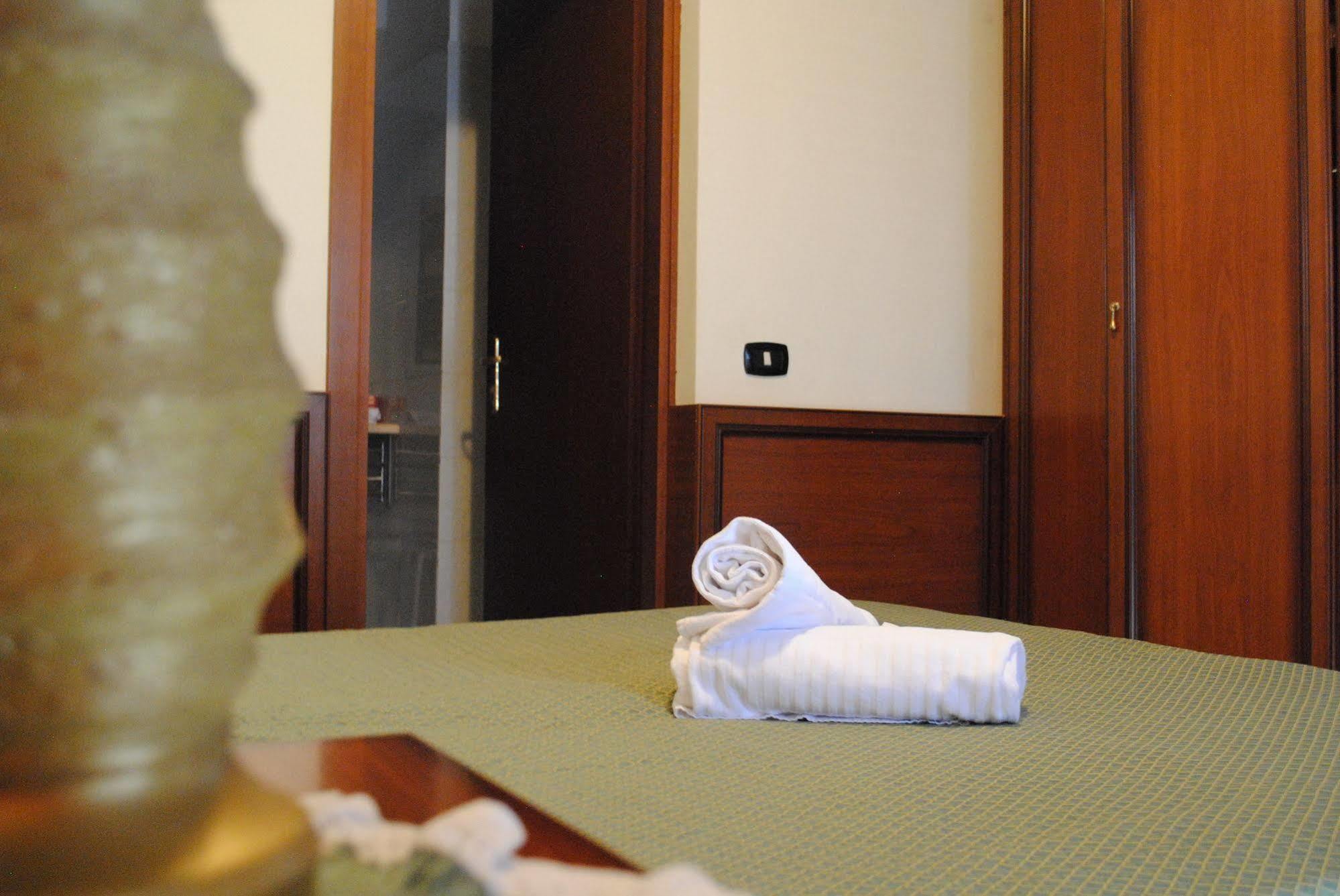 Hotel Octavia ローマ エクステリア 写真