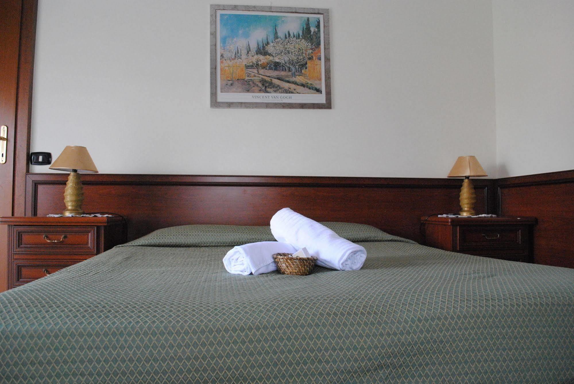 Hotel Octavia ローマ エクステリア 写真