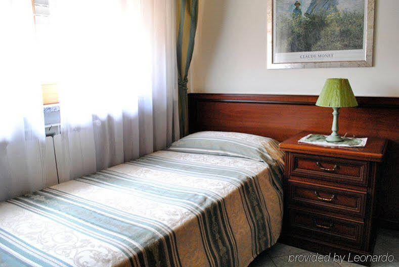Hotel Octavia ローマ エクステリア 写真